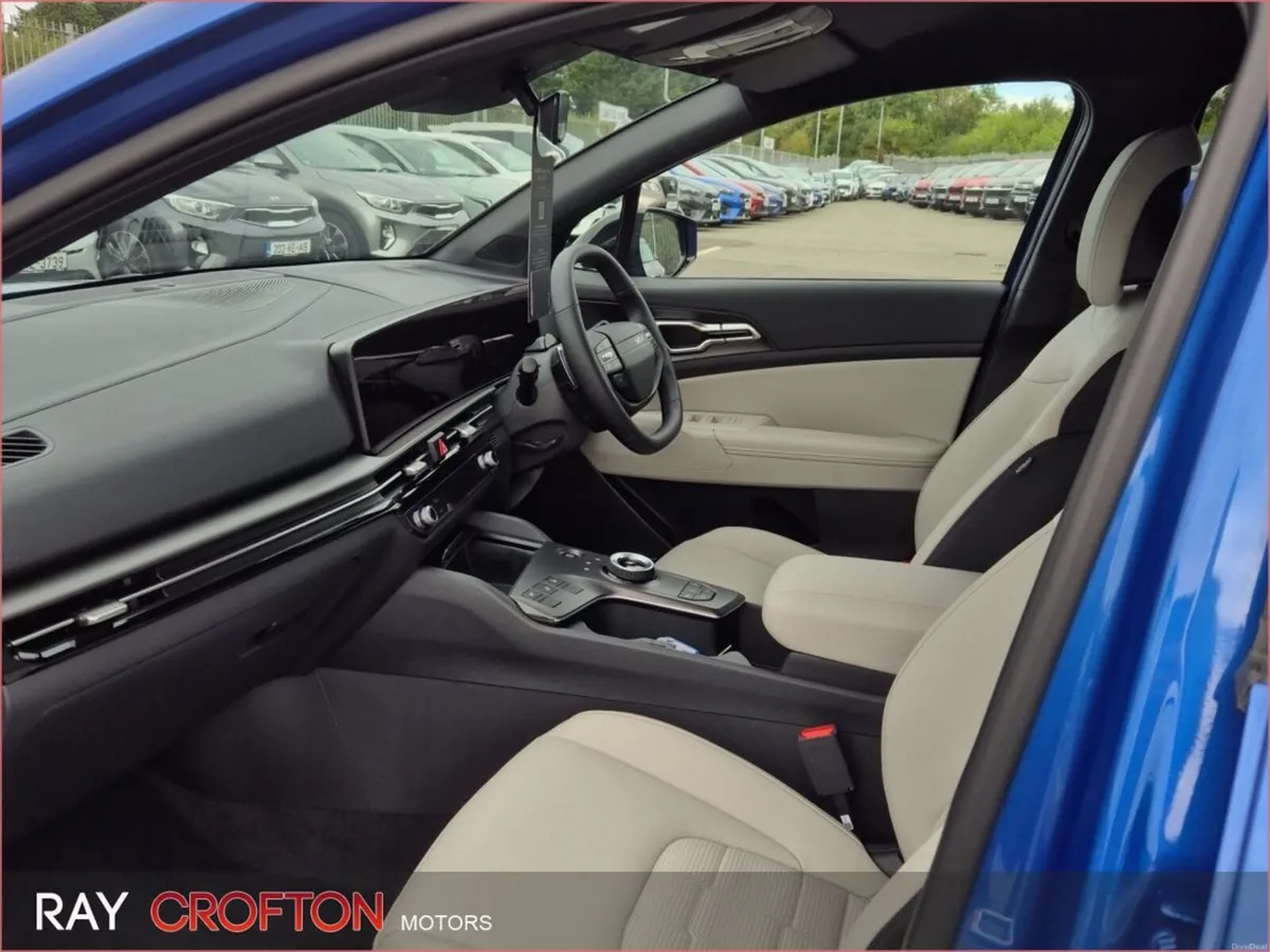Kia Sportage Black Edition PHEV *0% APR* - Image 6