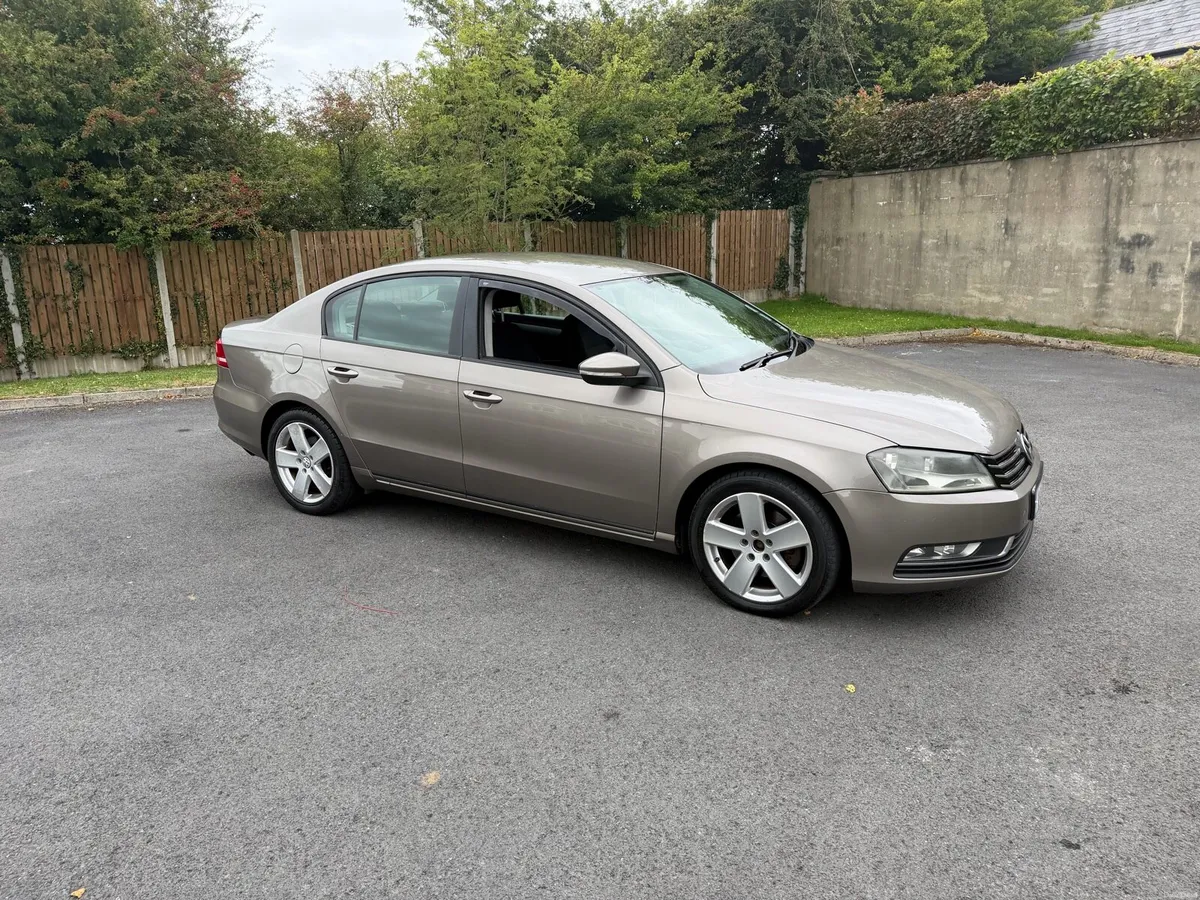 2011 Volkswagen Passat - Image 1