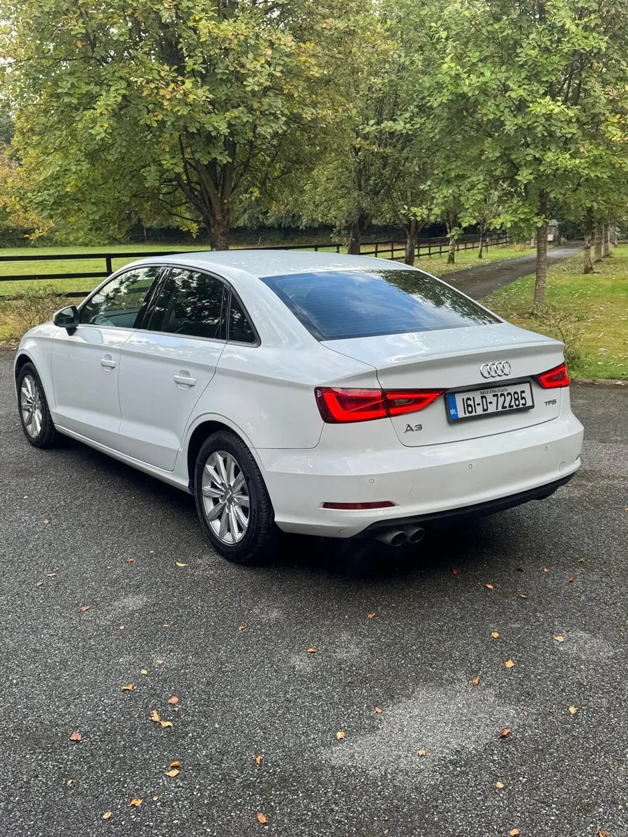 Audi A3 Sedan 1.4 TFSI Ambiente Automatic - Image 3
