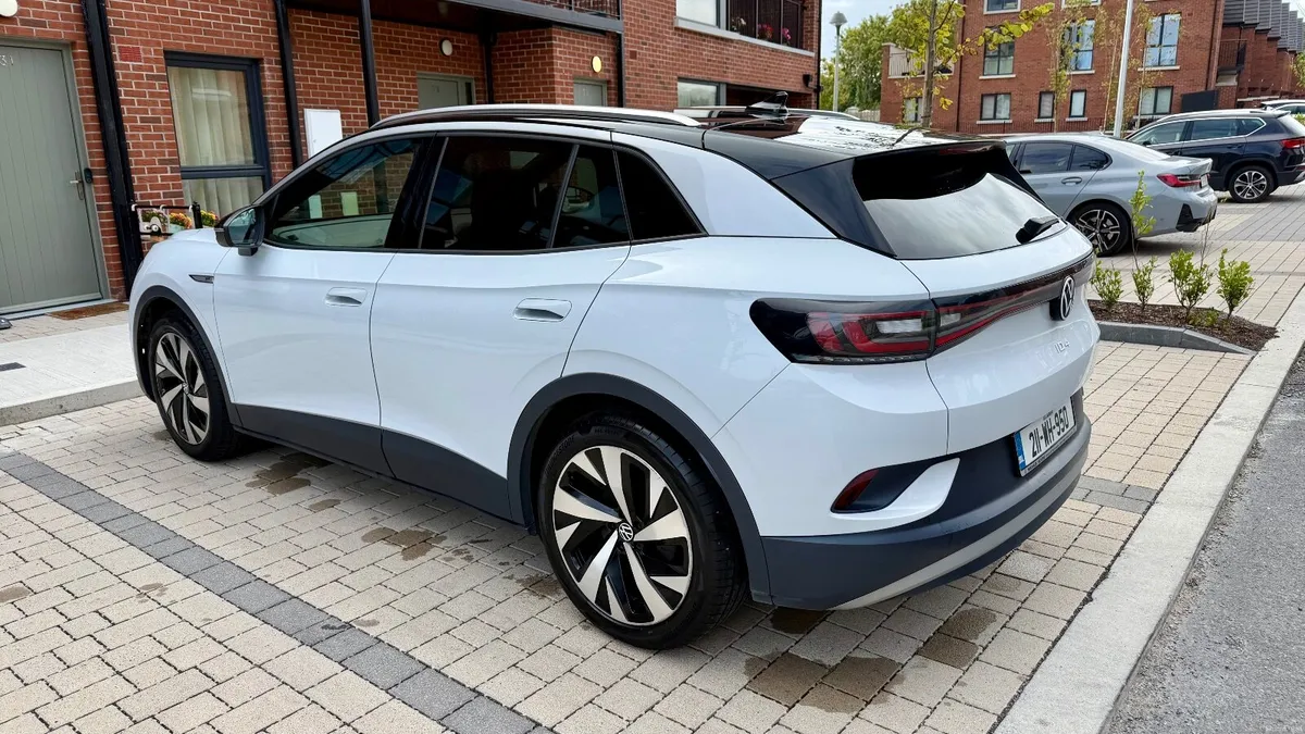 Volkswagen ID.4 82KWH First Warranty, Serviced - Image 5