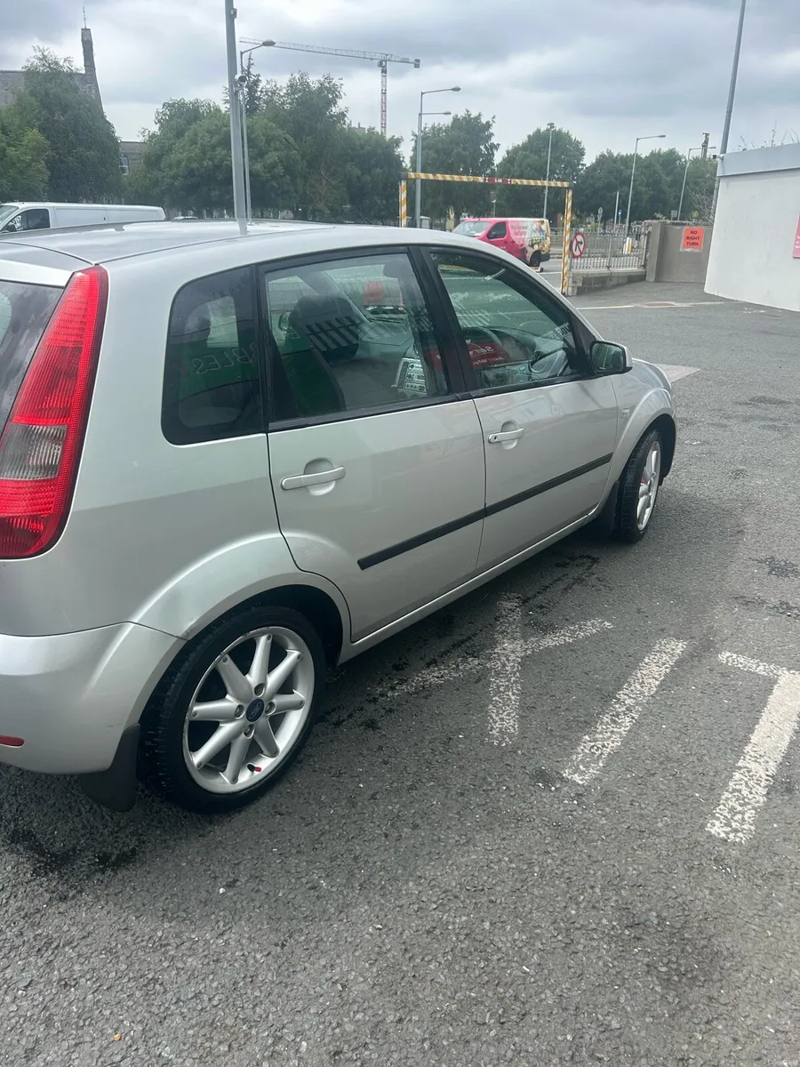 Ford fiesta 2005 - Image 3
