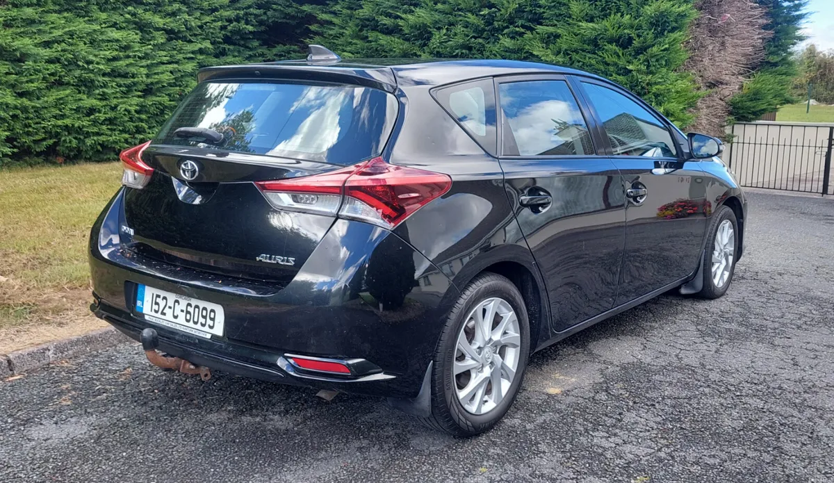Toyota Auris 2015 - Image 5