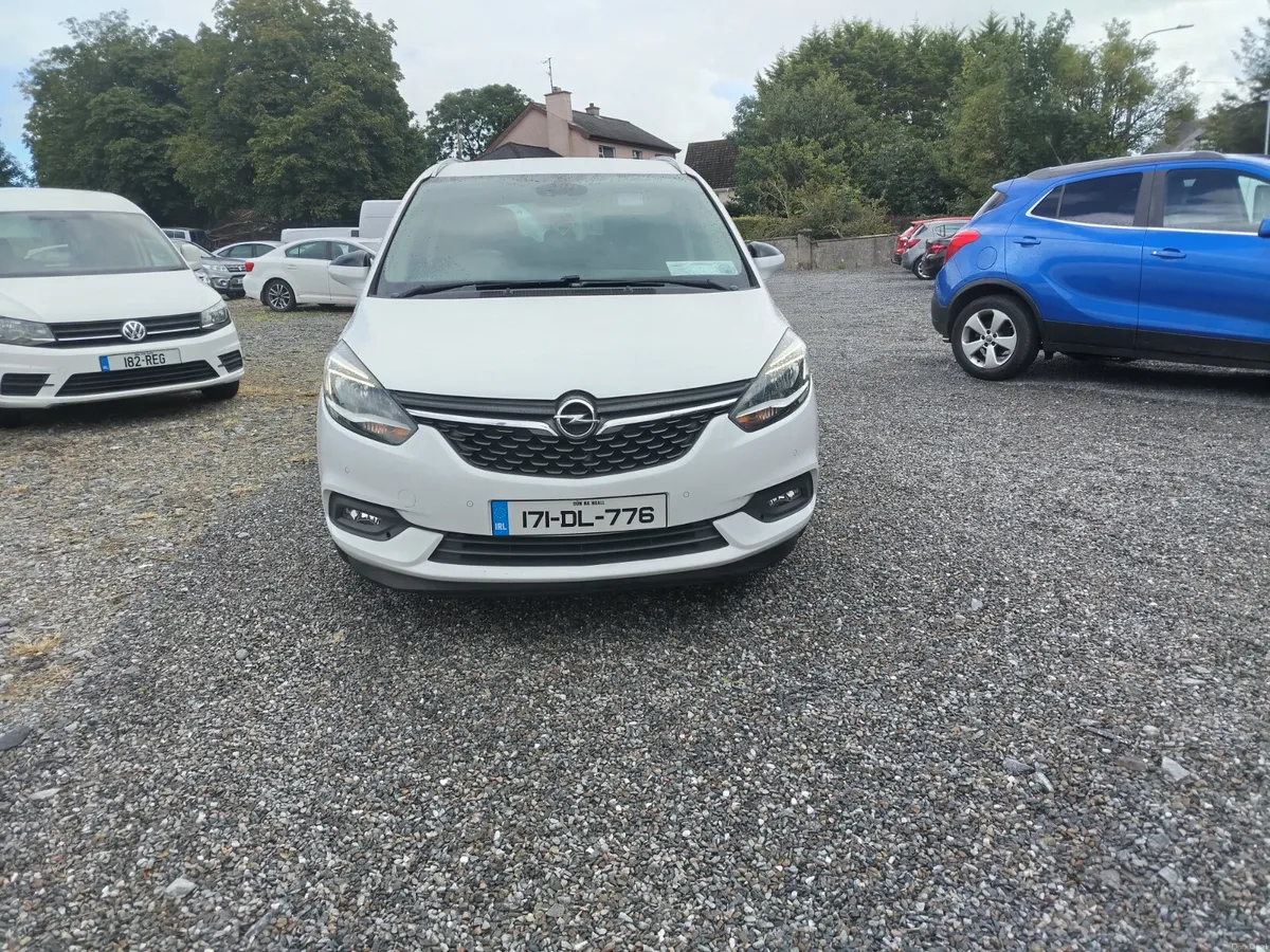 Opel Zafira 2017 - Image 1