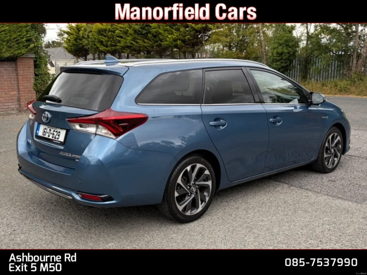 2016 Toyota Auris TOURING Sol 1.8 Petrol Hybrid - Image 4