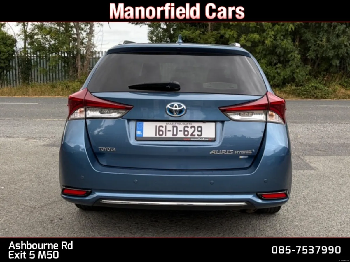 2016 Toyota Auris TOURING Sol 1.8 Petrol Hybrid - Image 5