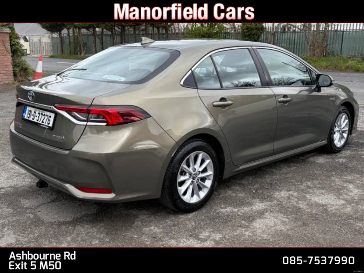 2019 Toyota Corolla Luna 1.8 Petrol Hybrid Auto - Image 4
