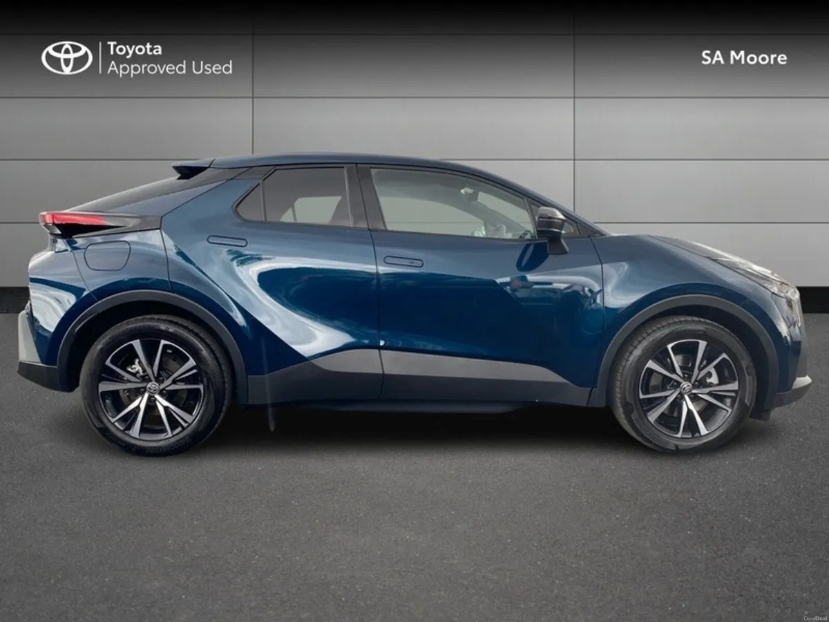 Toyota C-HR PHEV SPORT - Image 3