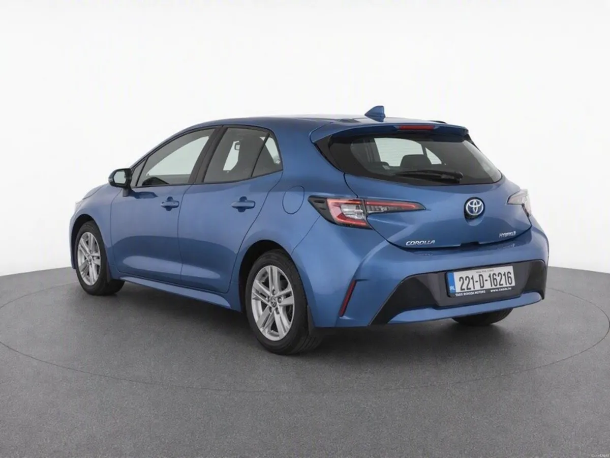 Toyota Corolla Luna Hybrid Hatchback - Image 6