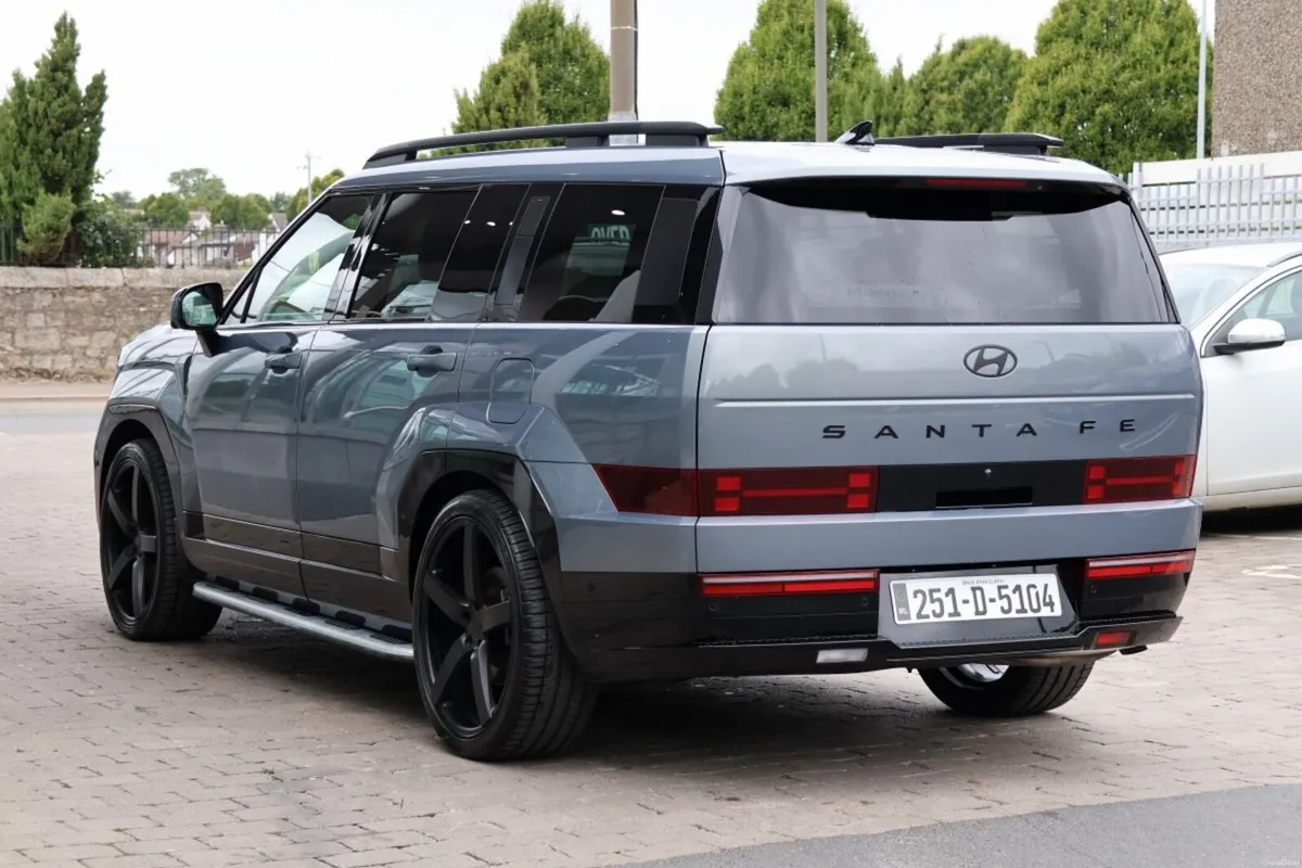 Hyundai Santa Fe 1.6 PHEV 4WD Calligraphy , upgrad - Image 5