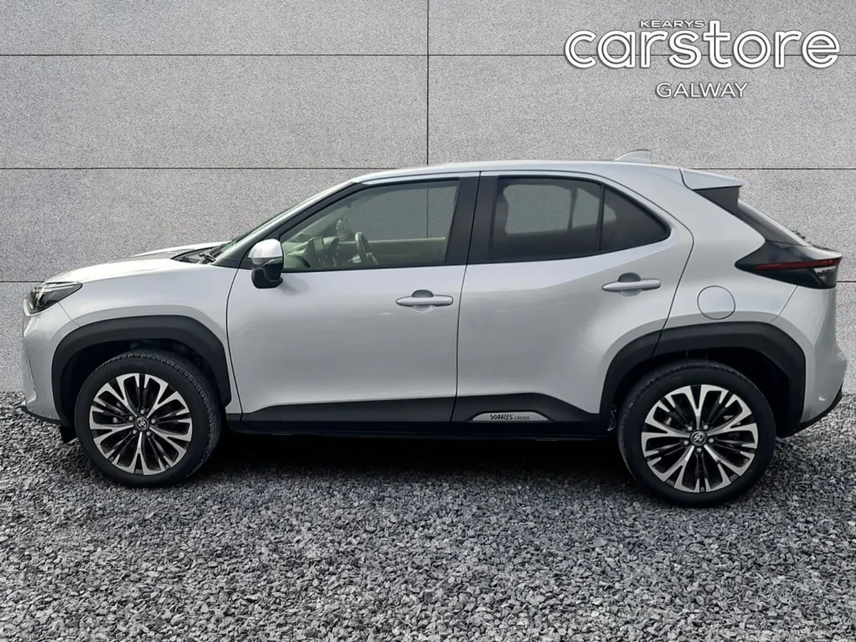 Toyota Yaris Cross Hybrid Z - Image 6