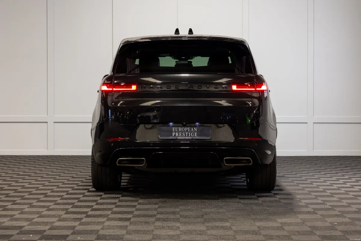 2024 Range Rover Sport P460e Dynamic SE - Image 5