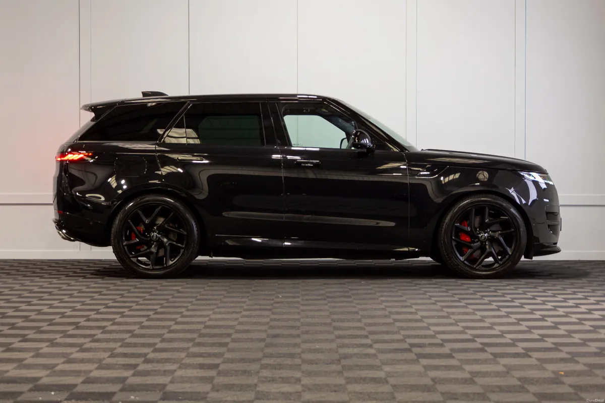 2024 Range Rover Sport P460e Dynamic SE - Image 6