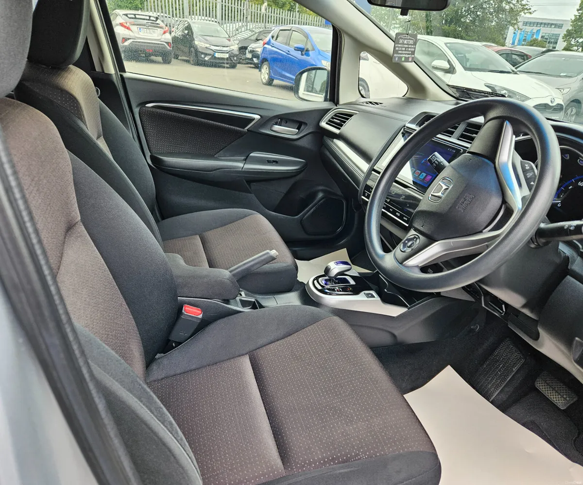 Honda Fit 2017 - Image 5