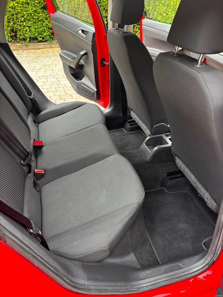 Car - Image 6