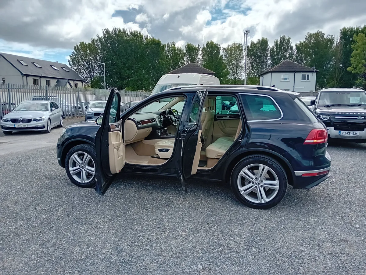 181 VW TOUAREG 3.0TDI V6 AUTO R-LINE  CREW CAB - Image 5