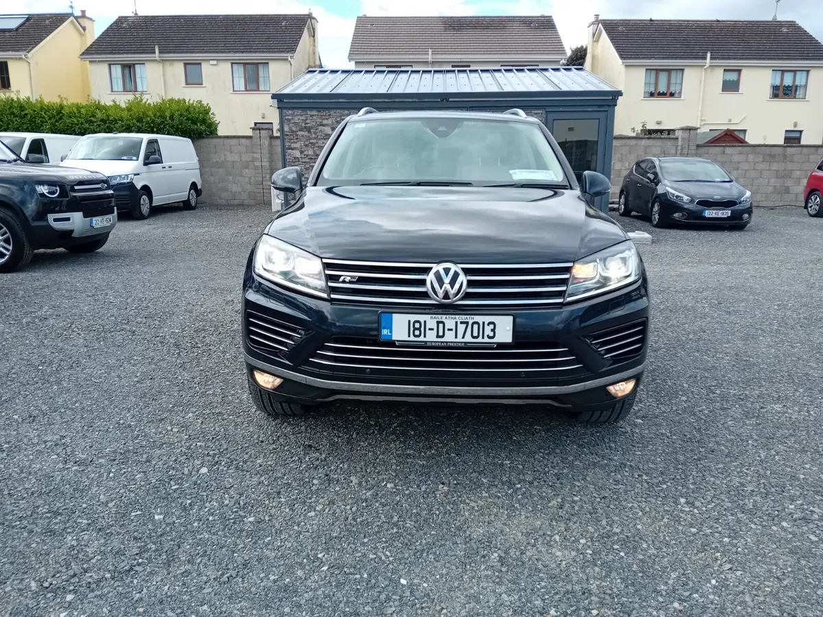 181 VW TOUAREG 3.0TDI V6 AUTO R-LINE  CREW CAB - Image 2