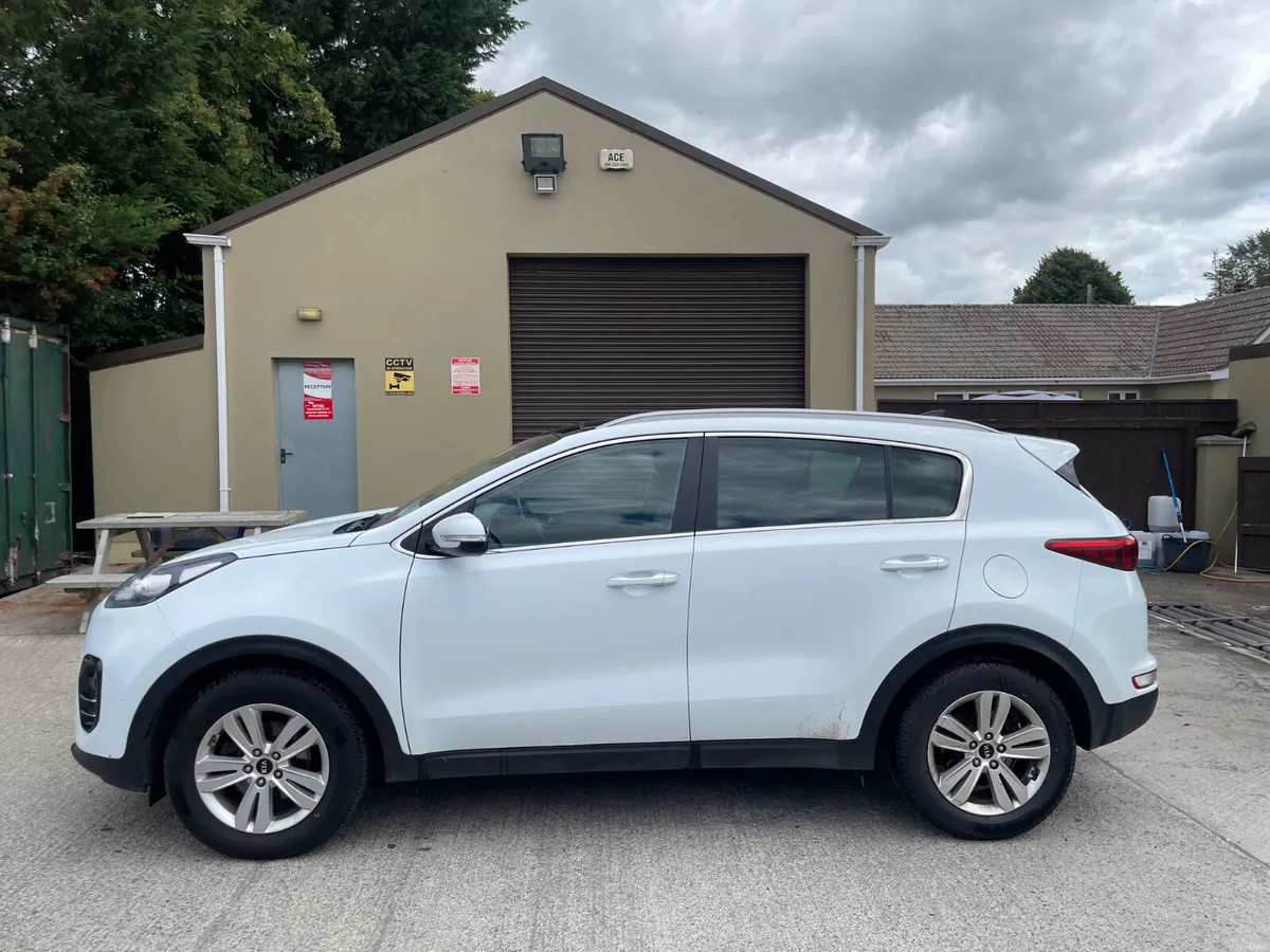 Kia Sportage 2017, platinum, opening pan roof - Image 3