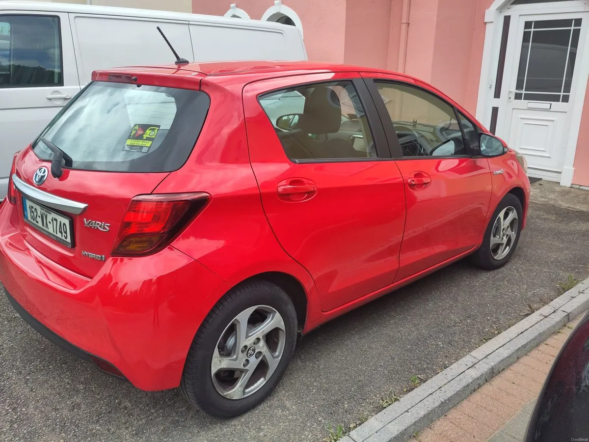 Toyota Yaris 2015 - Image 4
