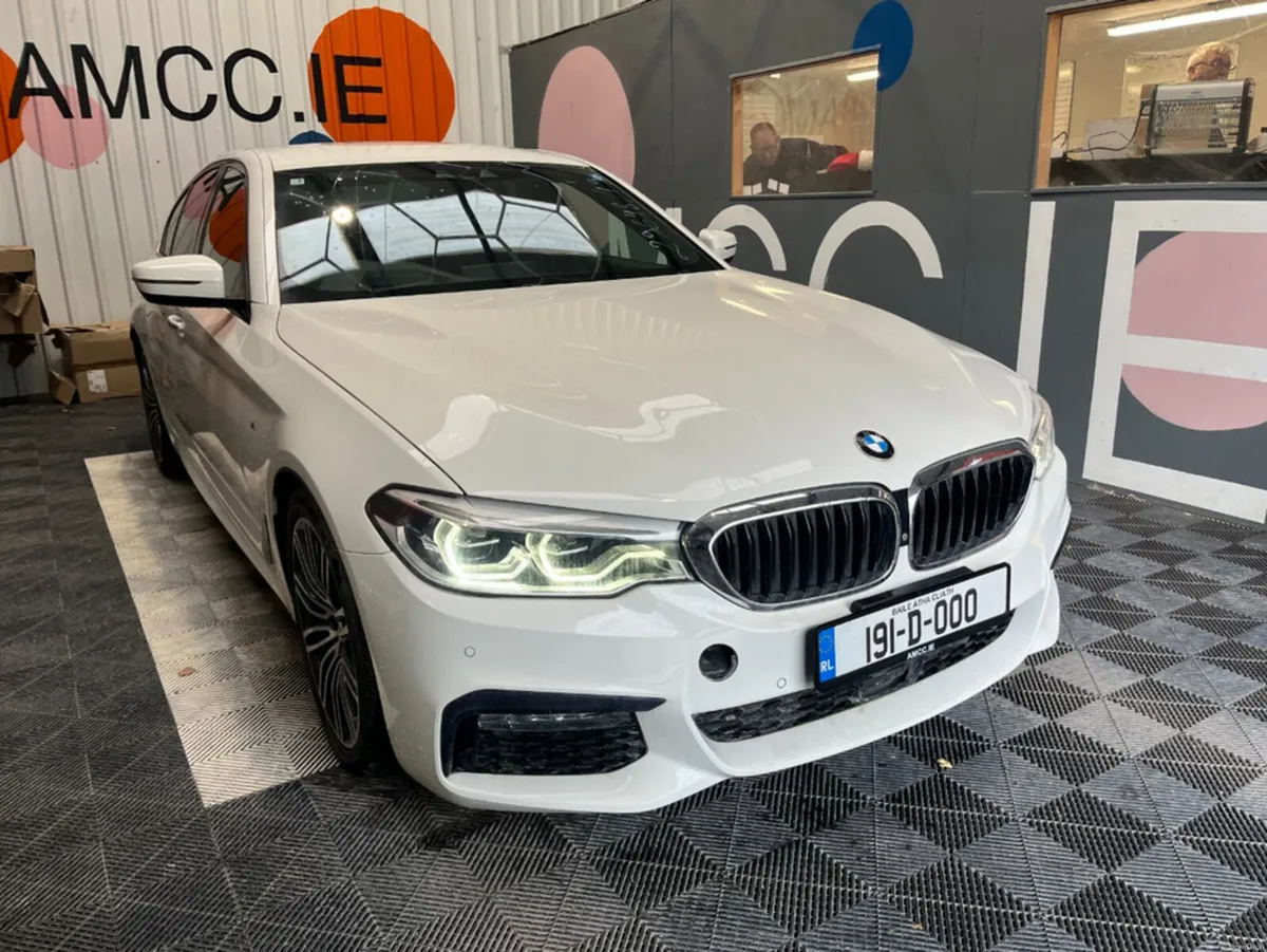BMW 5-Series 2019 BMW 523D M-SPORT 4D AUTOMATIC/ C - Image 1