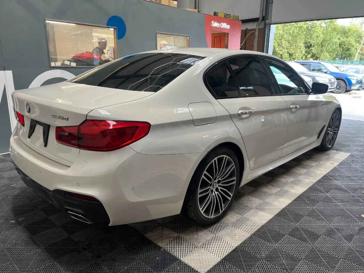 BMW 5-Series 2019 BMW 523D M-SPORT 4D AUTOMATIC/ C - Image 3
