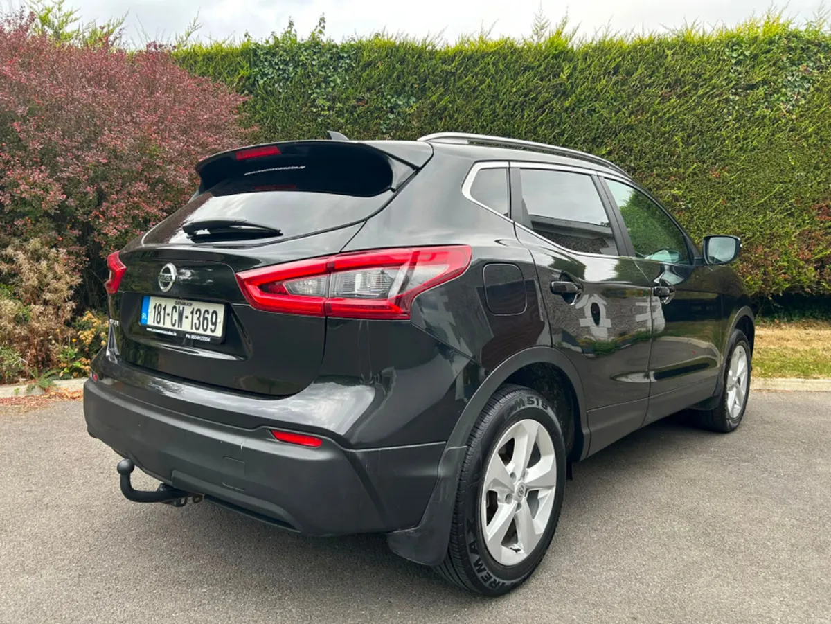 Nissan Qashqai 1.5 SV 18 4DR - Image 2