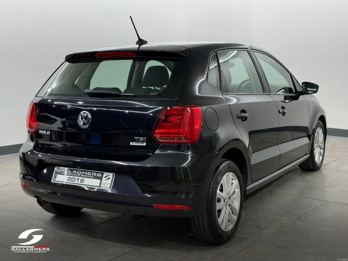 Volkswagen Polo COMFORTLINE 1.2 PETROL AUTOMATIC O - Image 4
