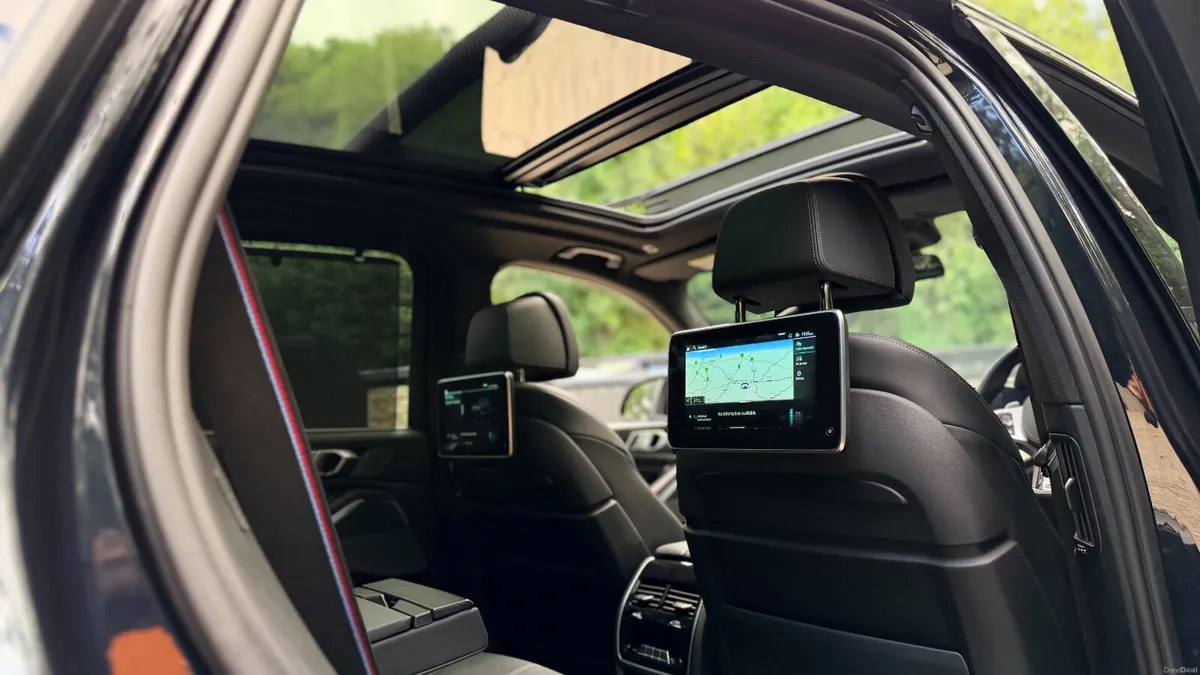 2022 (222) BMW X5 45E M SPORT PRO *HUGE SPEC* - Image 2