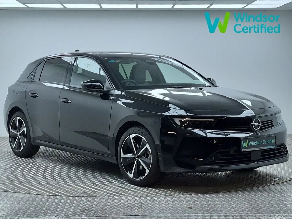 Opel Astra Hybrid Elegance Auto - Image 1
