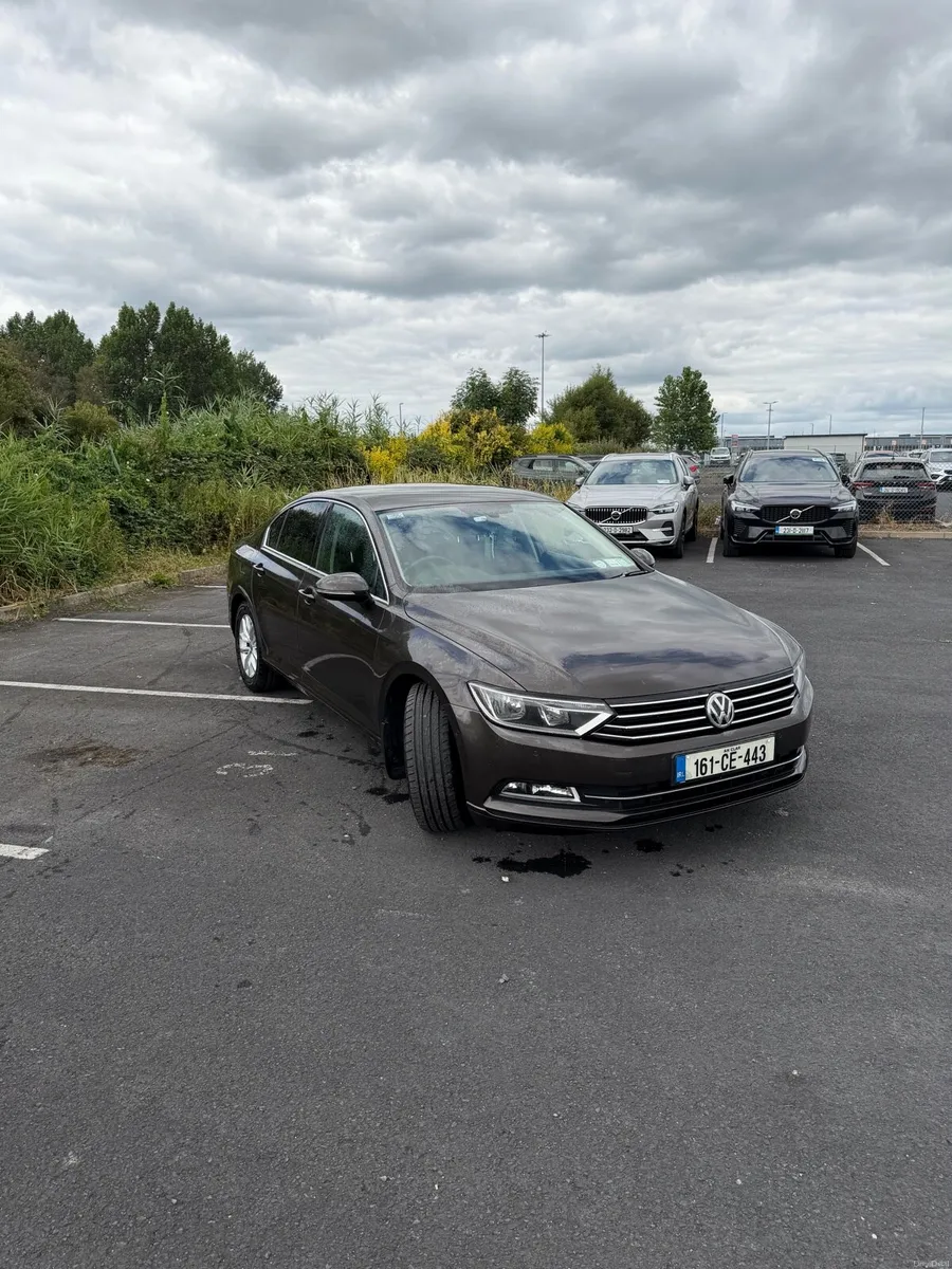 Volkswagen Passat - Image 2