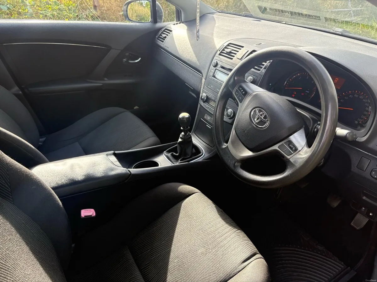 2011 Toyota Avensis For Sale - Image 4
