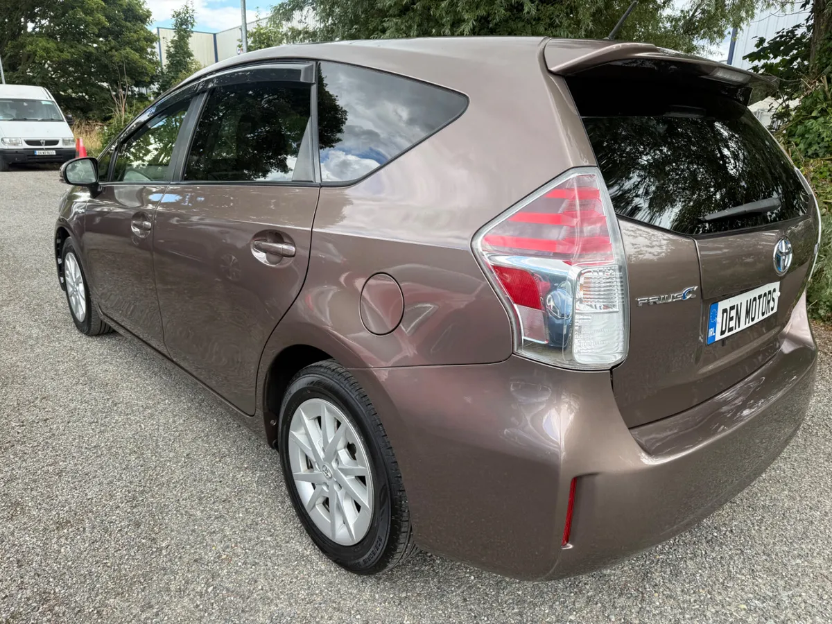 Toyota prius 7 seats! Hi spec!!! - Image 4