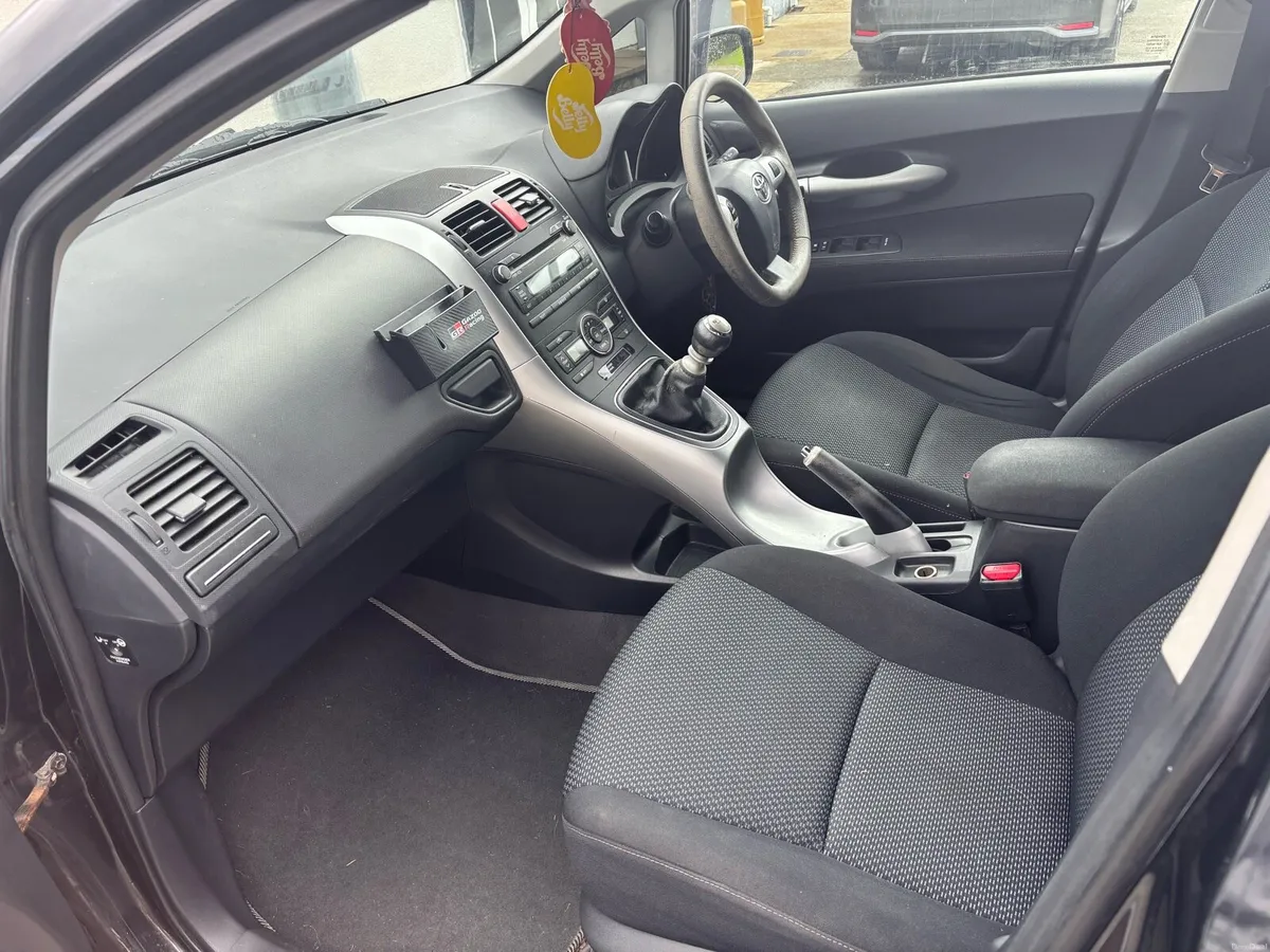 Toyota Auris 1.4 D-4D Diesel - Image 5
