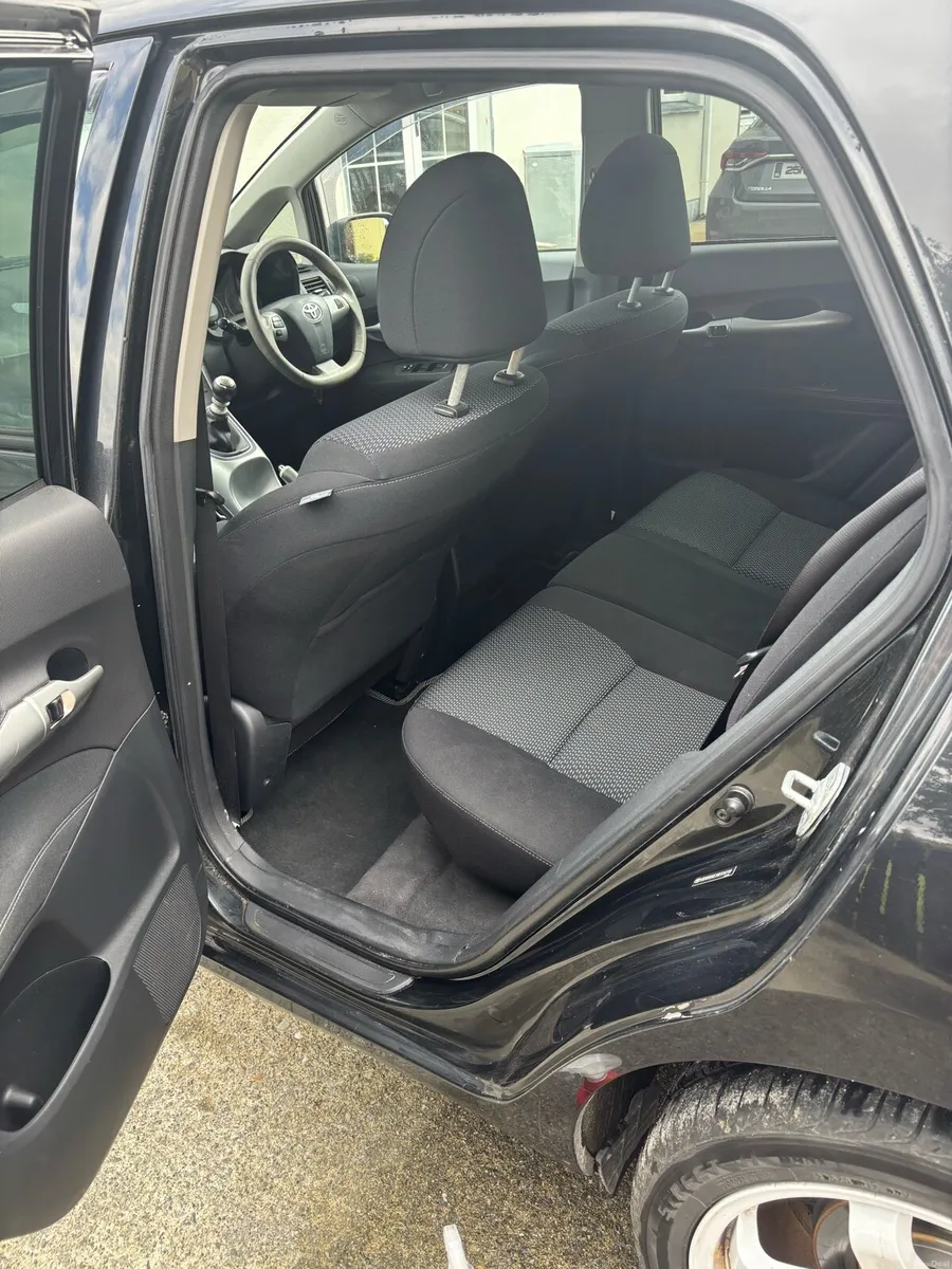 Toyota Auris 1.4 D-4D Diesel - Image 6