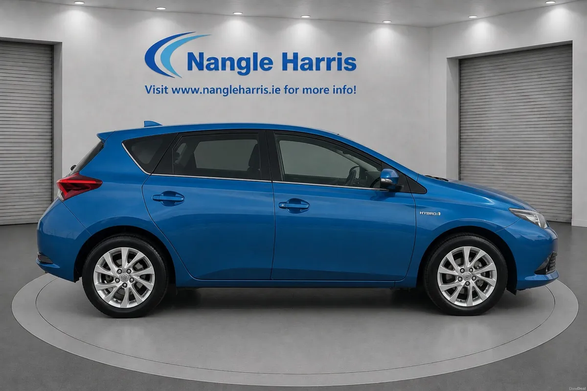 Toyota Auris  Sol hybrid - Image 6