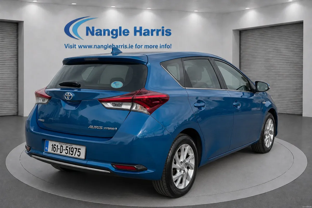Toyota Auris  Sol hybrid - Image 5