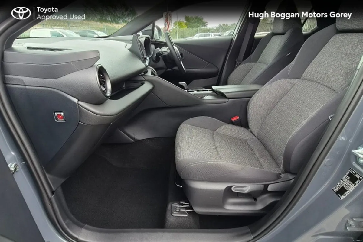 Toyota C-HR C-HR HEV Sport - Image 6