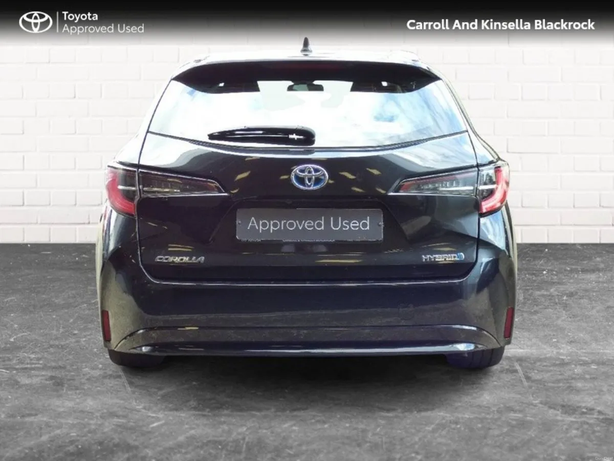 Toyota Corolla Hybrid Luna Touring Sport - Image 5