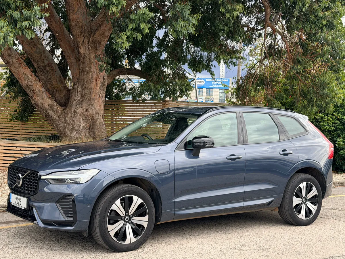 2023 Volvo XC60..T6 AWD..RECHARGE..SUNROOF.. - Image 2