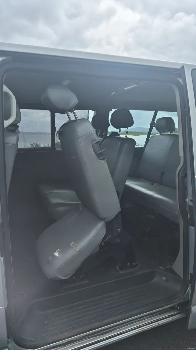 Volkswagen Shuttle 2011 - Image 4