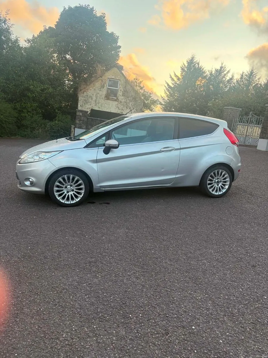 Ford fiesta - Image 2