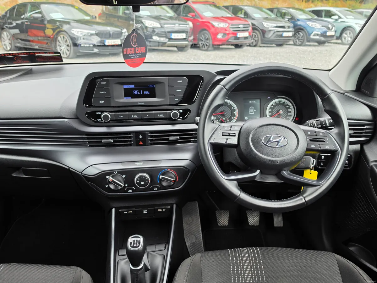 2022 Hyundai i20 Classic/1 Owner/1yr Warranty - Image 6