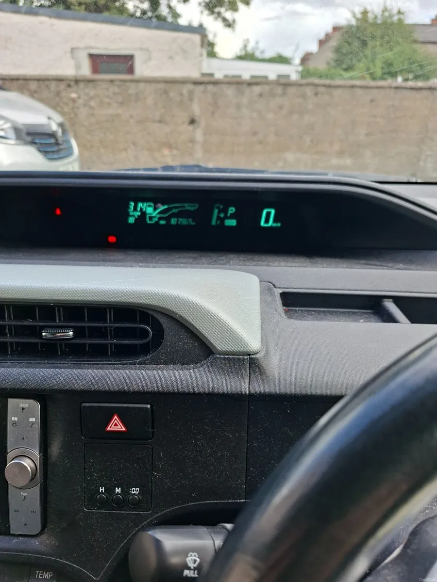 Toyota Aqua 2012 - Image 5