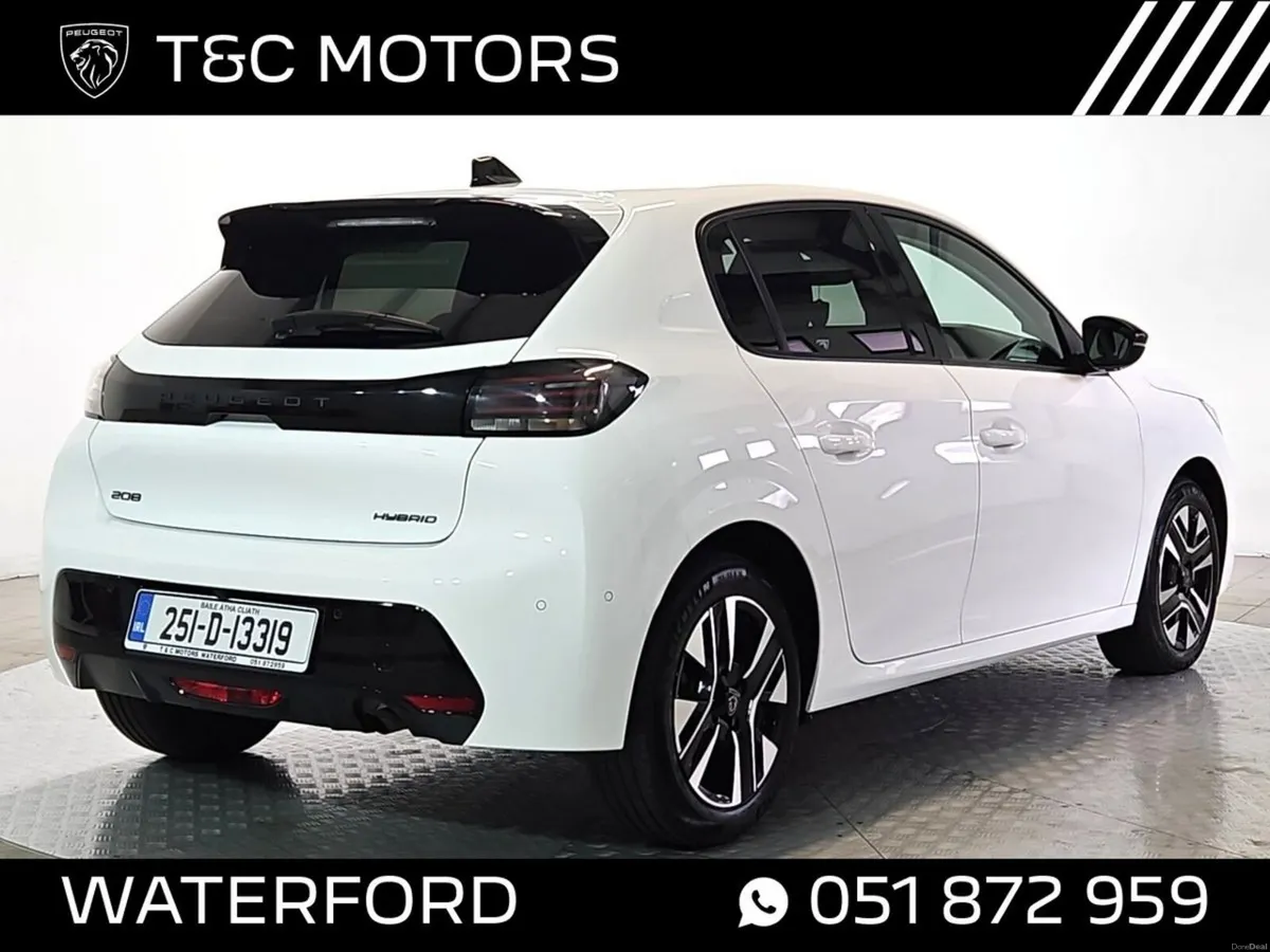 Peugeot 208 *Low Mileage Hybrid* Allure Model - Fr - Image 3
