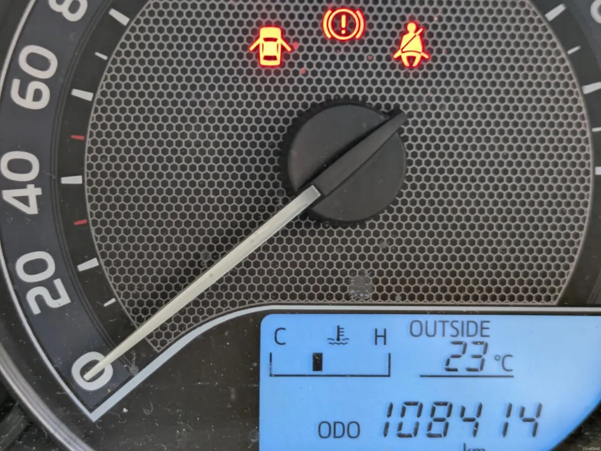Toyota Auris 2015 - Image 3