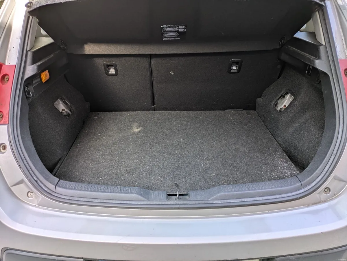 Toyota Auris 2015 - Image 5