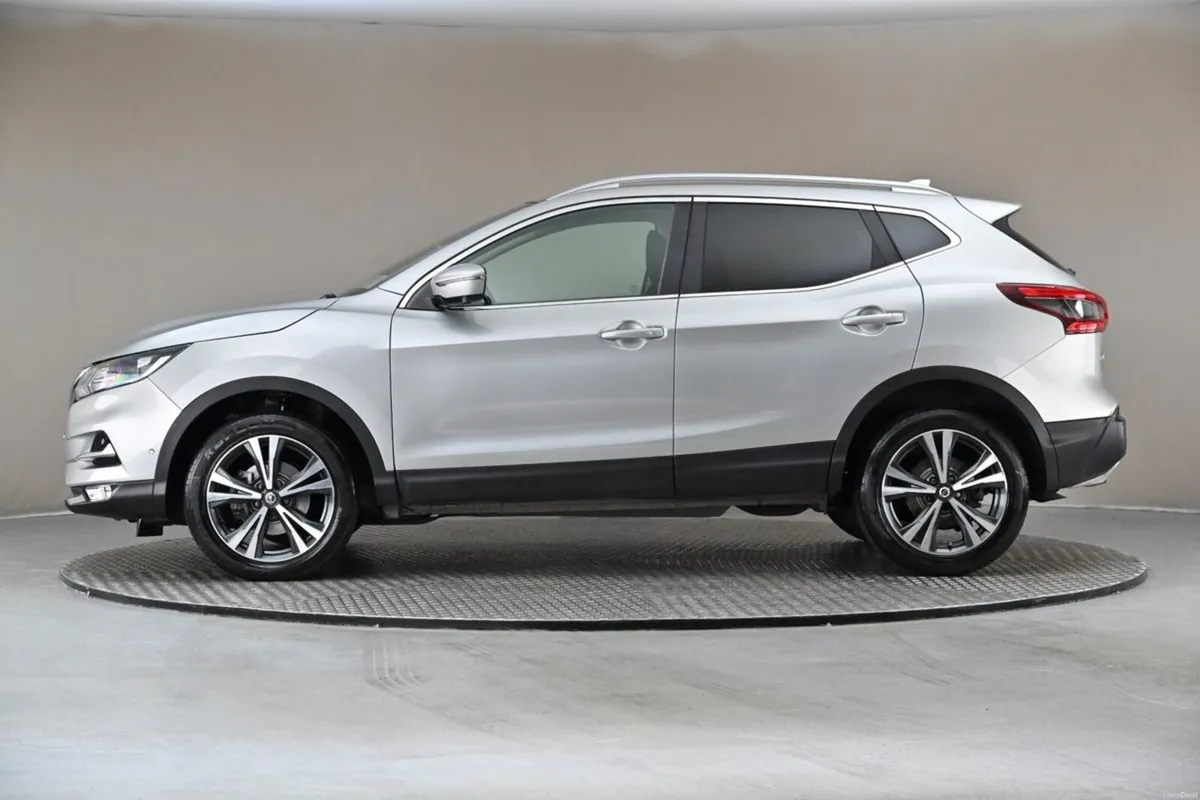 Nissan Qashqai 1.3 N-CONNECTA DIG T 6SPD **GLASS R - Image 5
