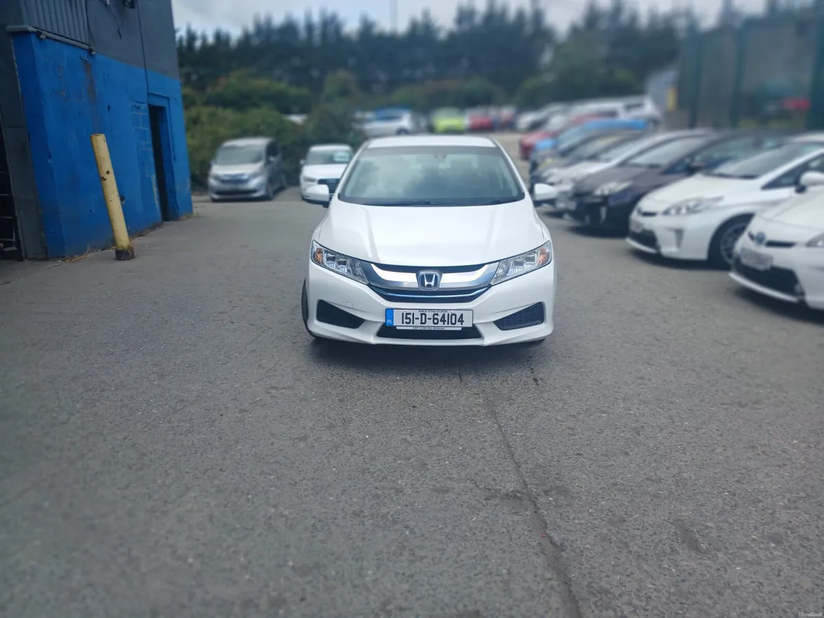 2015 Honda Grace Hybrid Automatic/Car Play - Image 2