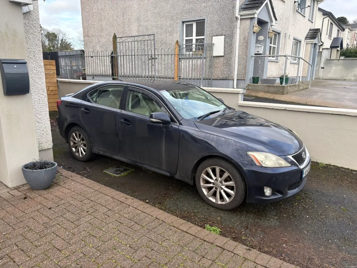 2010 Lexus is220d - Image 2