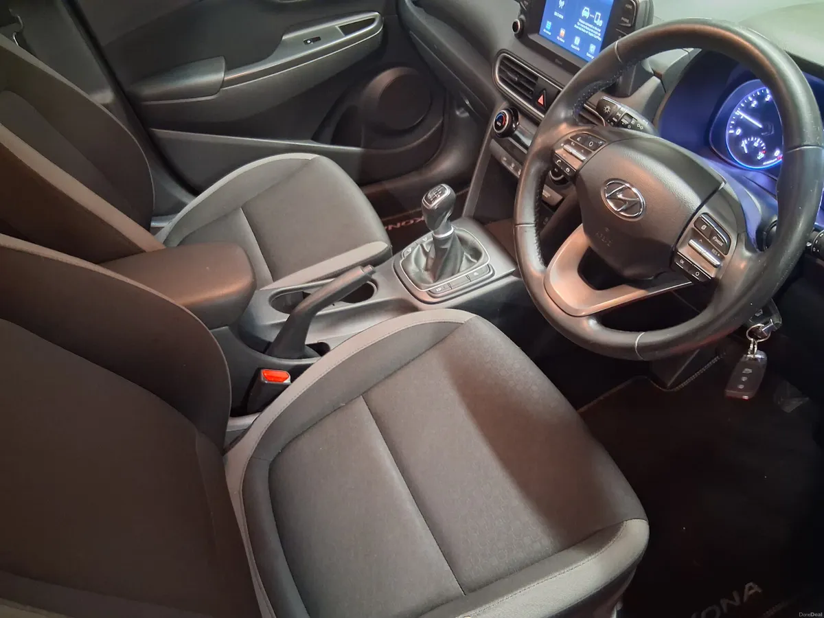 2018 Hyundai KONA KAUAI EXECUTIVE - Image 6