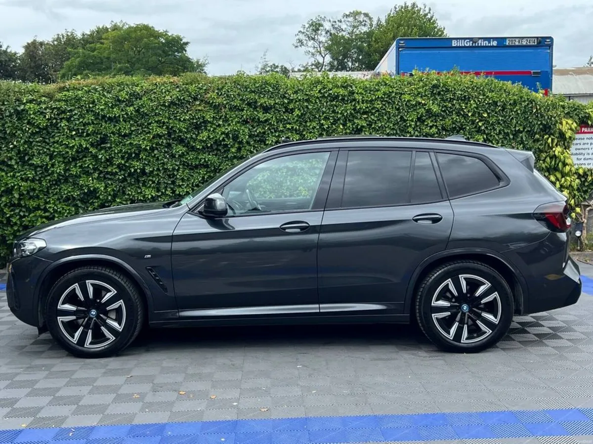BMW iX3 M-SPORT AUTO // OPENING PAN ROOF // LEATHE - Image 4